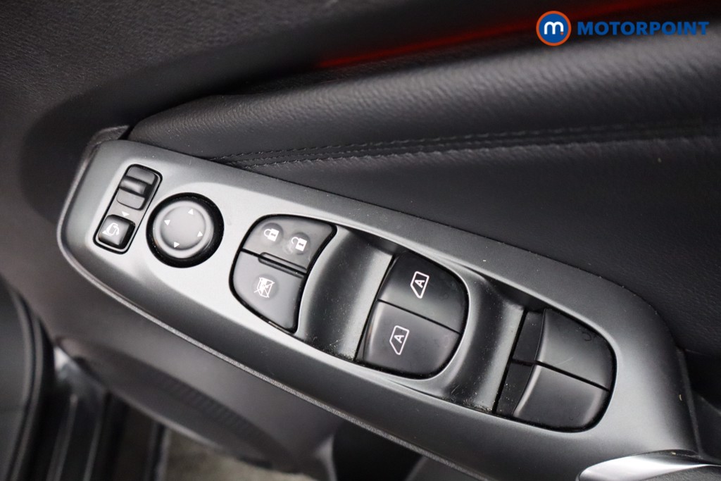 Nissan Juke N-Connecta Automatic Petrol SUV - Stock Number (1642422) - 3rd supplementary image