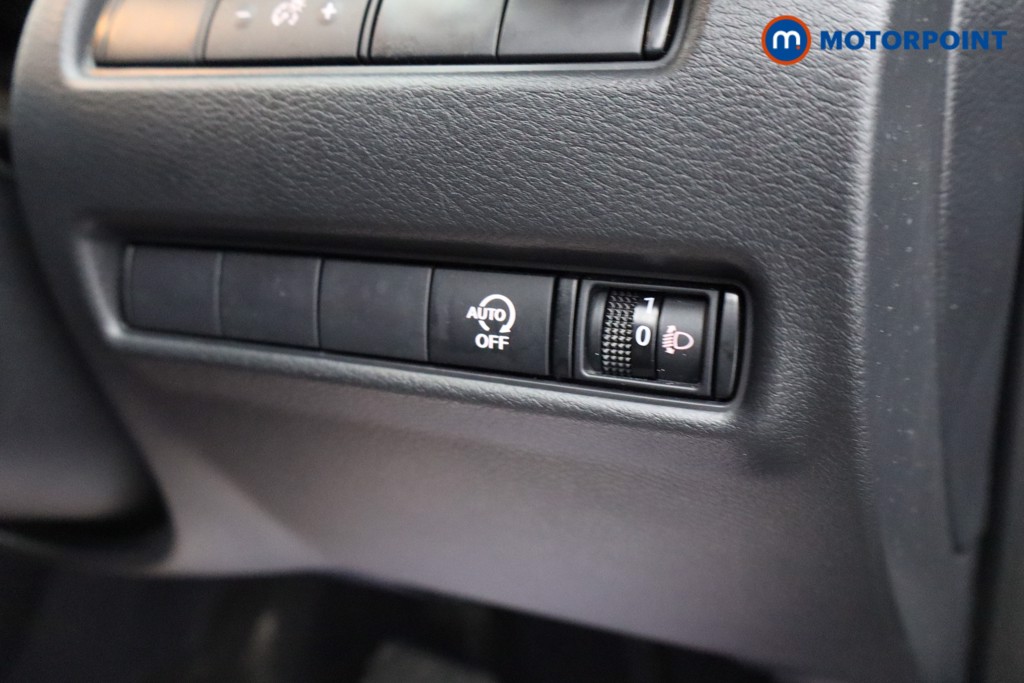 Nissan Juke N-Connecta Automatic Petrol SUV - Stock Number (1642422) - 4th supplementary image