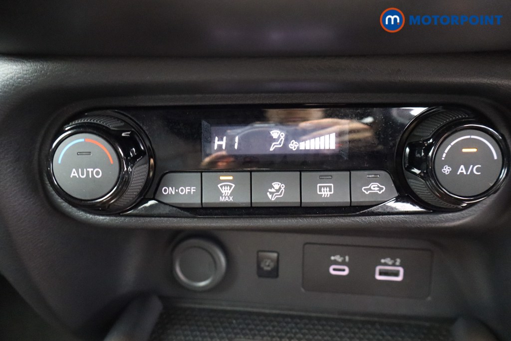 Nissan Juke N-Connecta Automatic Petrol SUV - Stock Number (1642422) - 12th supplementary image