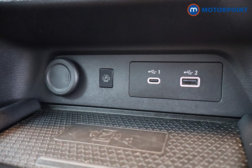 Nissan Juke N-Connecta Automatic Petrol SUV - Stock Number (1642422) - 13th supplementary image