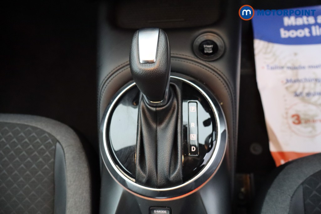 Nissan Juke N-Connecta Automatic Petrol SUV - Stock Number (1642422) - 14th supplementary image
