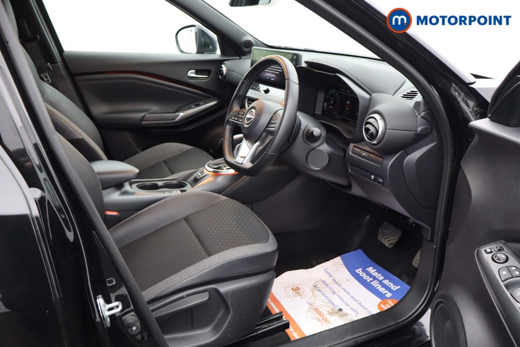 Nissan Juke N-Connecta Automatic Petrol SUV - Stock Number (1642422) - 1st supplementary image