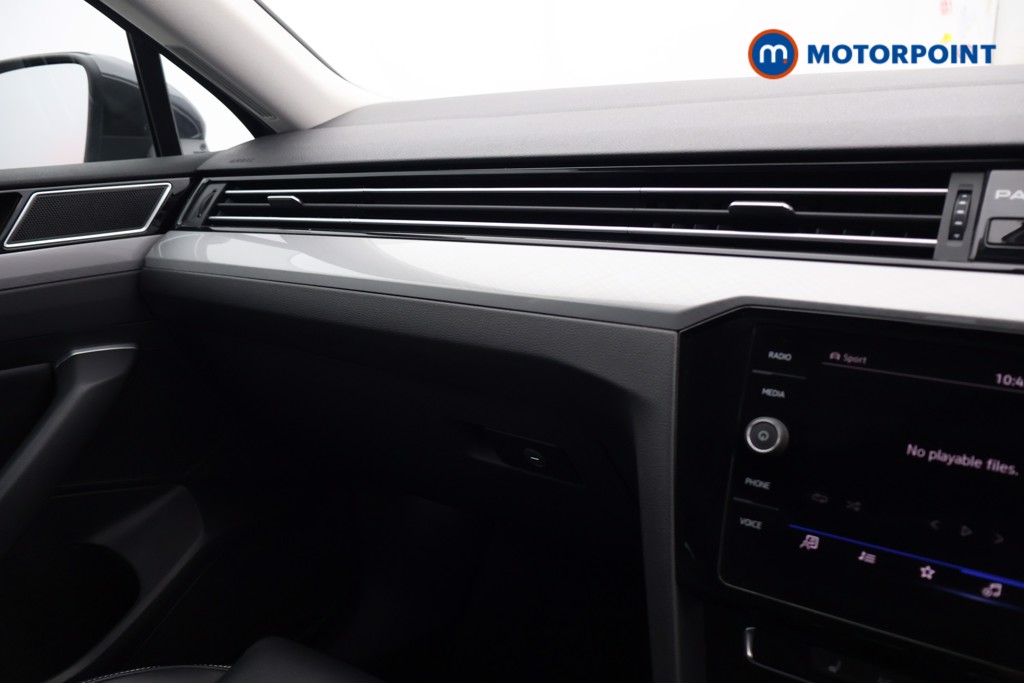 Volkswagen Passat SEL Automatic Petrol Estate - Stock Number (1642557) - 9th supplementary image