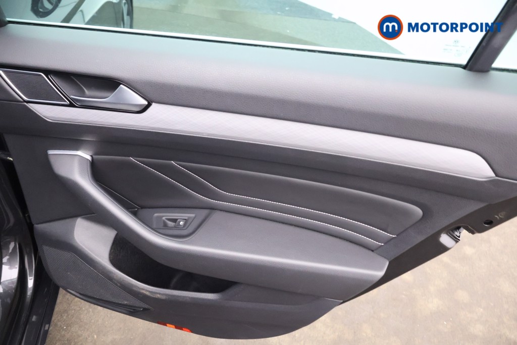 Volkswagen Passat SEL Automatic Petrol Estate - Stock Number (1642557) - 16th supplementary image