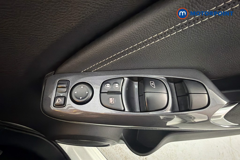 Nissan Juke N-Connecta Automatic Petrol-Electric Hybrid SUV - Stock Number (1643192) - 20th supplementary image