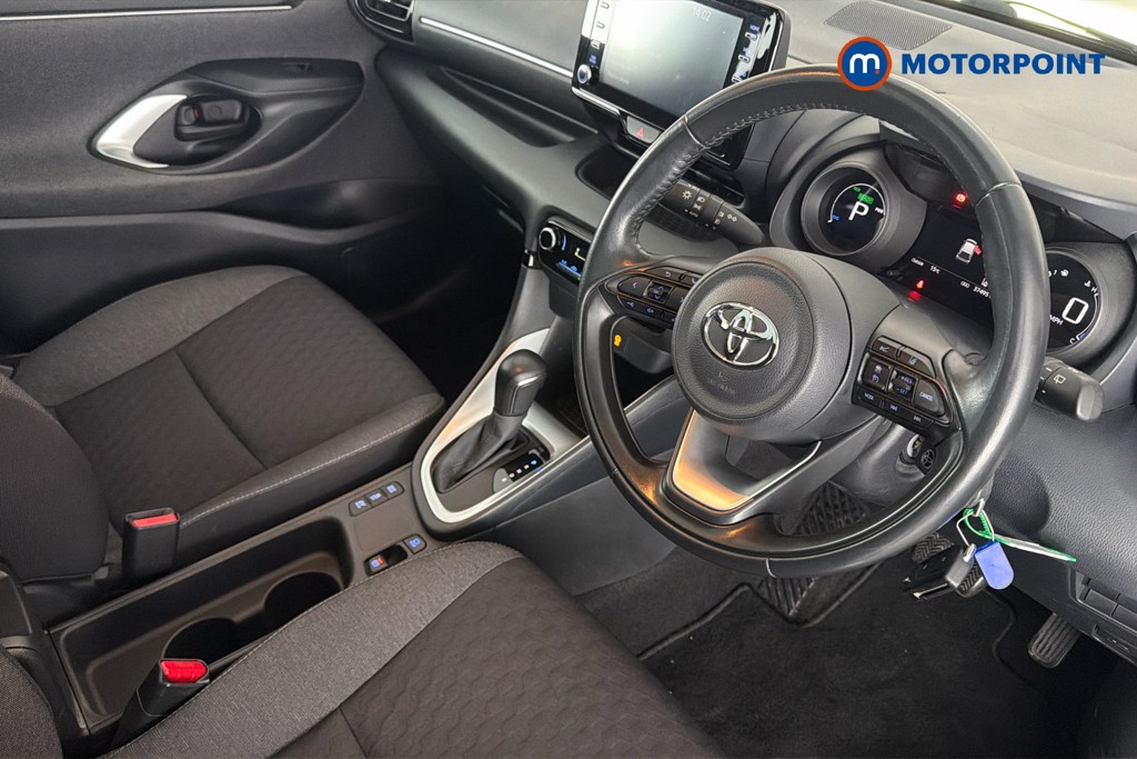 Toyota Yaris Design Automatic Petrol-Electric Hybrid Hatchback - Stock Number (1643296) - 2nd supplementary image