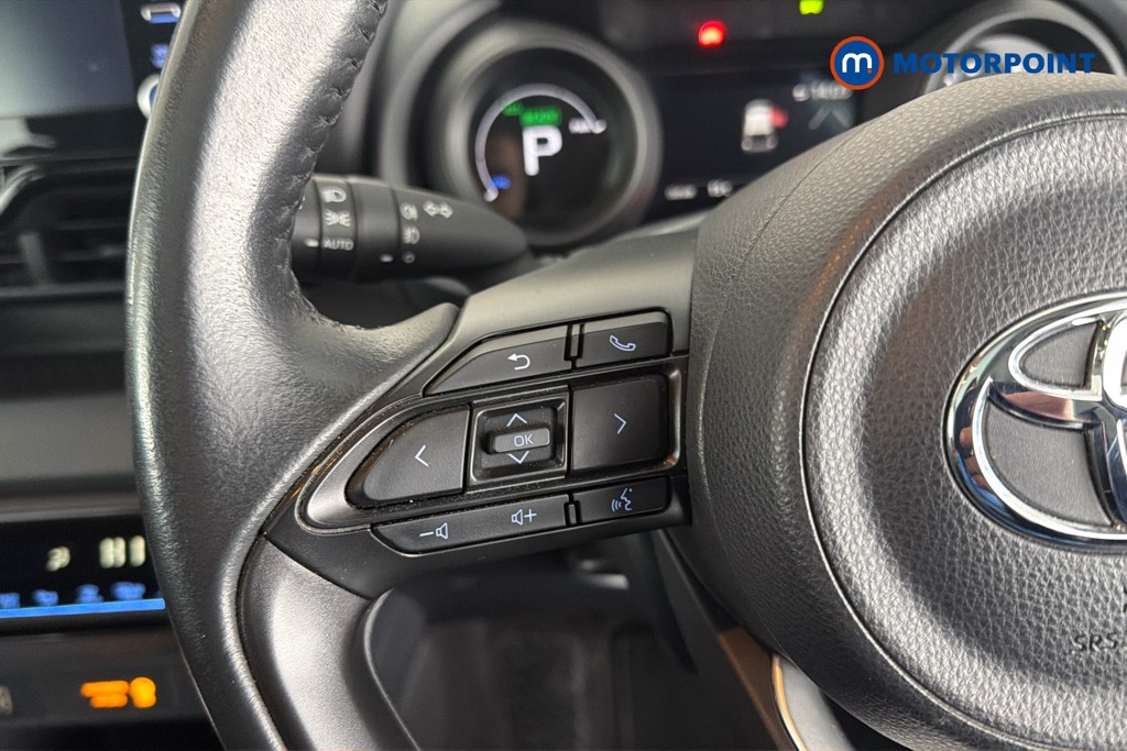 Toyota Yaris Design Automatic Petrol-Electric Hybrid Hatchback - Stock Number (1643296) - 3rd supplementary image