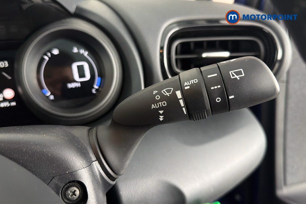 Toyota Yaris Design Automatic Petrol-Electric Hybrid Hatchback - Stock Number (1643296) - 7th supplementary image