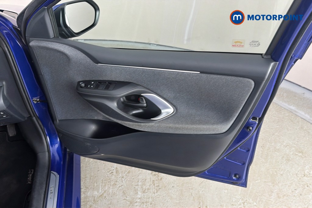 Toyota Yaris Design Automatic Petrol-Electric Hybrid Hatchback - Stock Number (1643296) - 19th supplementary image