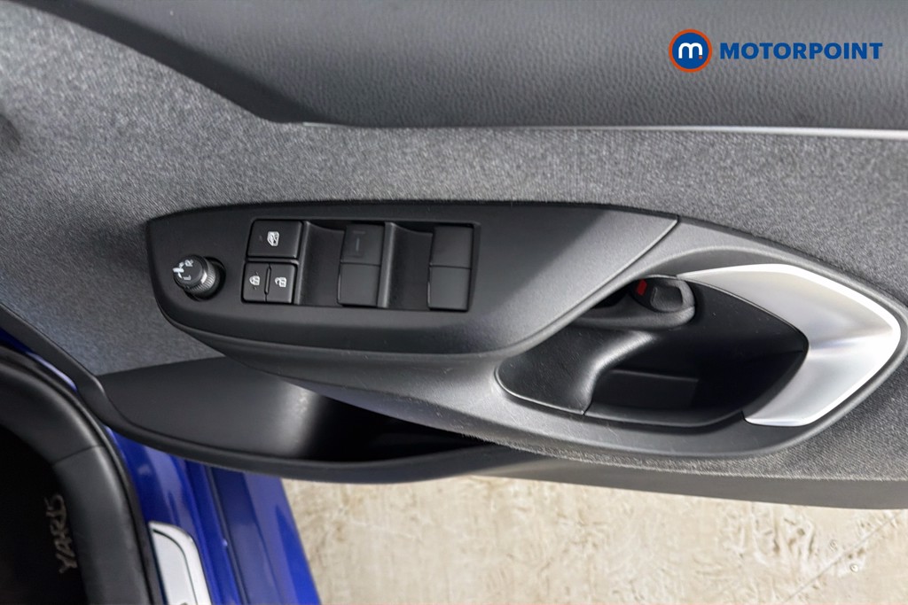 Toyota Yaris Design Automatic Petrol-Electric Hybrid Hatchback - Stock Number (1643296) - 20th supplementary image
