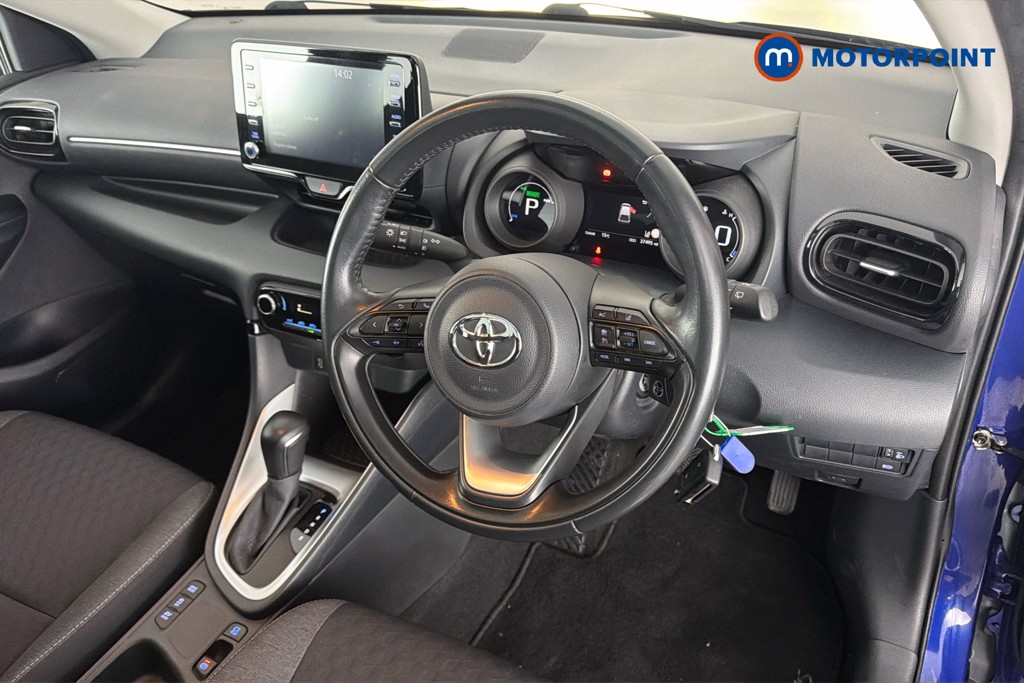 Toyota Yaris Design Automatic Petrol-Electric Hybrid Hatchback - Stock Number (1643296) - 1st supplementary image