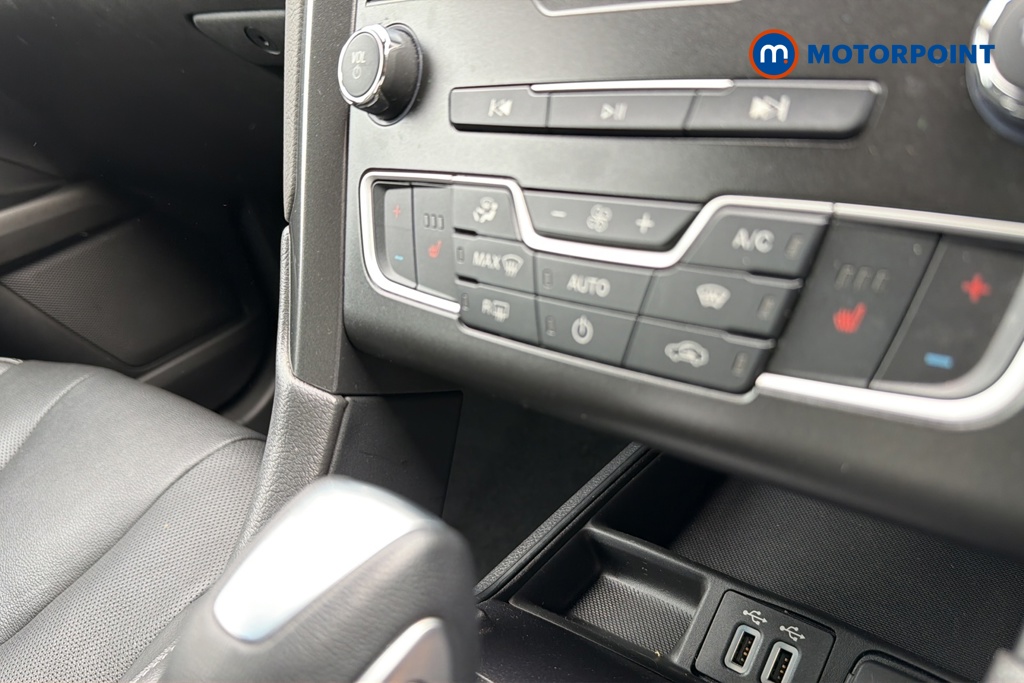 Ford Mondeo Titanium Edition Automatic Petrol-Electric Hybrid Saloon - Stock Number (1643558) - 14th supplementary image