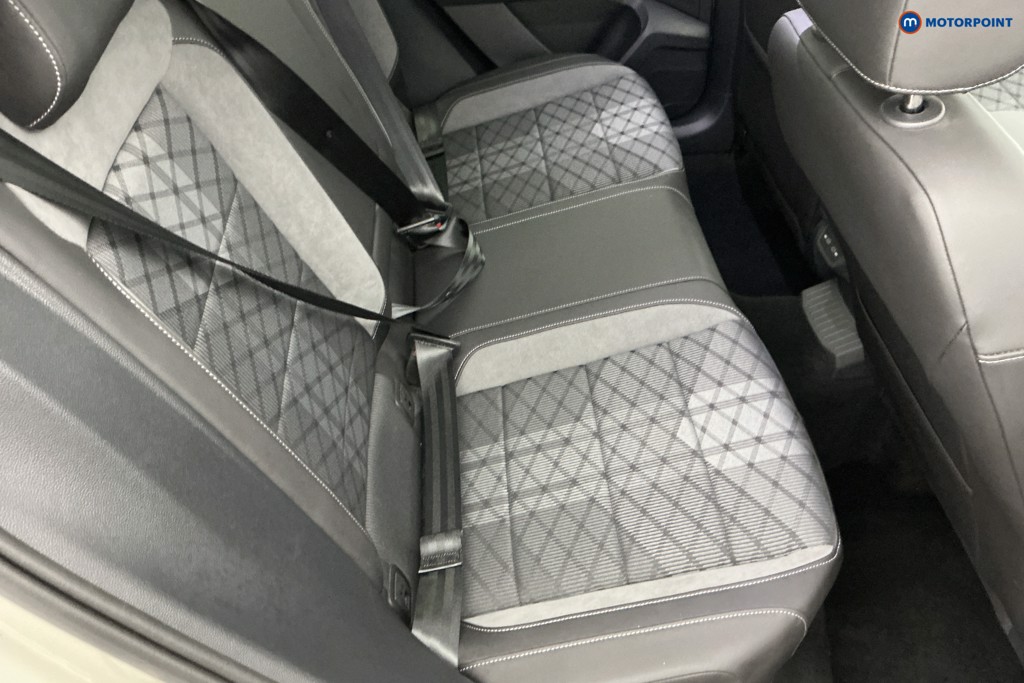 Volkswagen T-Roc R-Line Manual Petrol SUV - Stock Number (1643583) - 4th supplementary image