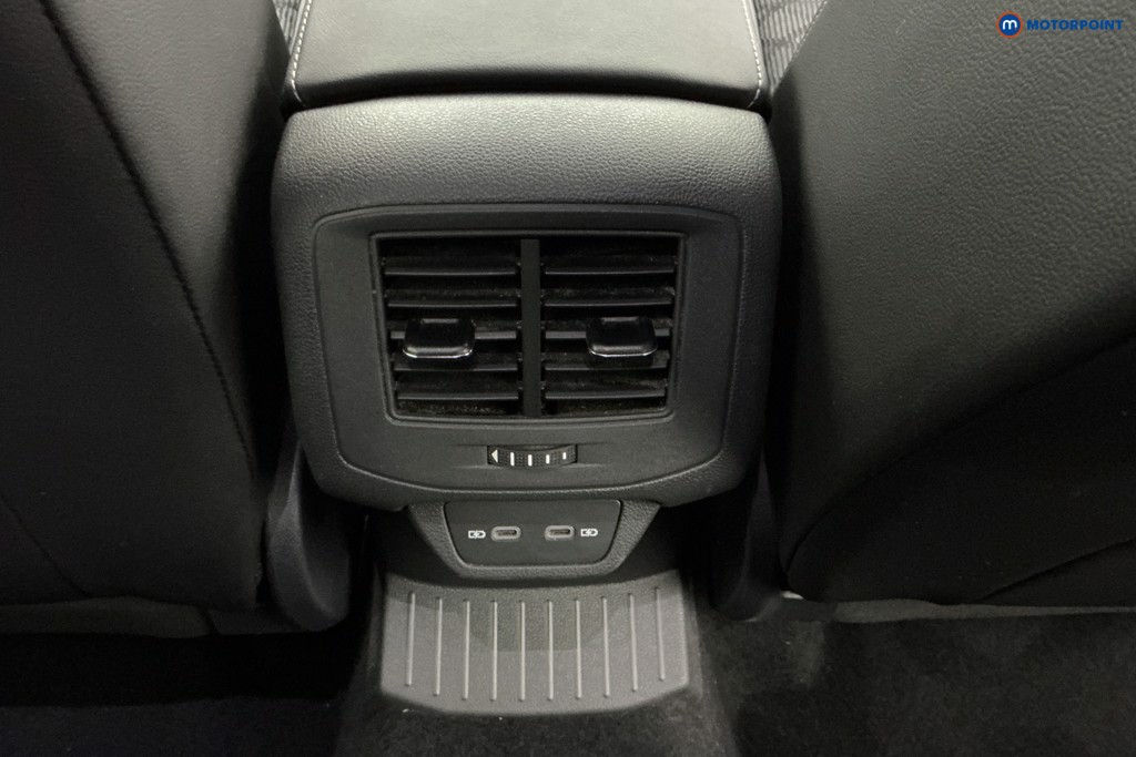 Volkswagen T-Roc R-Line Manual Petrol SUV - Stock Number (1643583) - 10th supplementary image