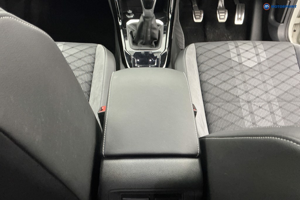 Volkswagen T-Roc R-Line Manual Petrol SUV - Stock Number (1643583) - 11th supplementary image
