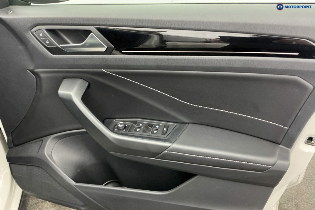 Volkswagen T-Roc R-Line Manual Petrol SUV - Stock Number (1643583) - 24th supplementary image