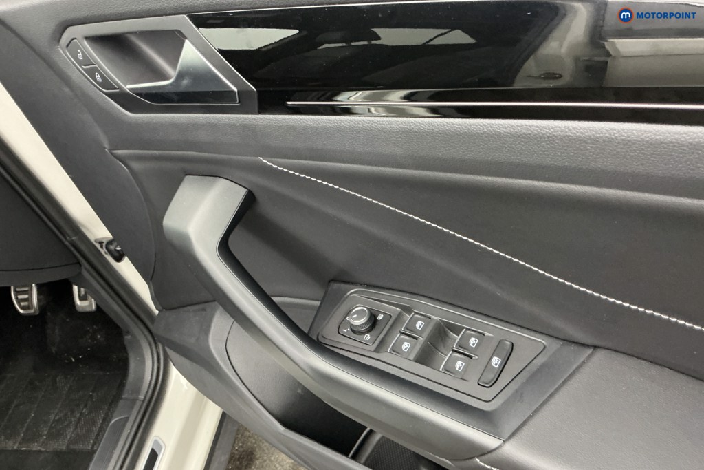 Volkswagen T-Roc R-Line Manual Petrol SUV - Stock Number (1643583) - 25th supplementary image