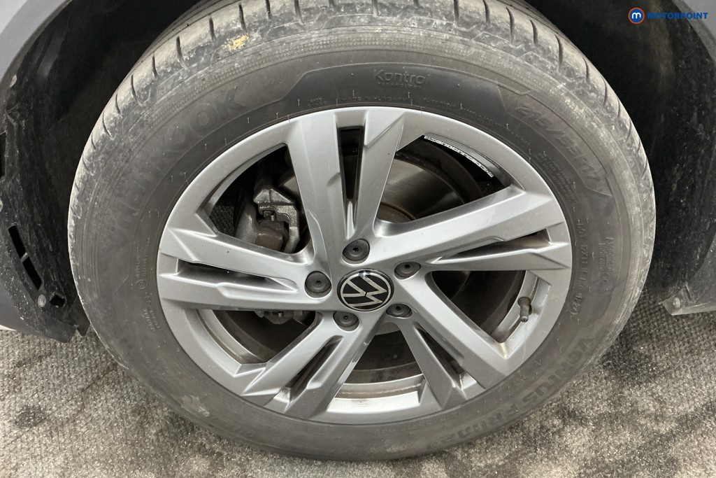 Volkswagen T-Roc R-Line Manual Petrol SUV - Stock Number (1643583) - 36th supplementary image