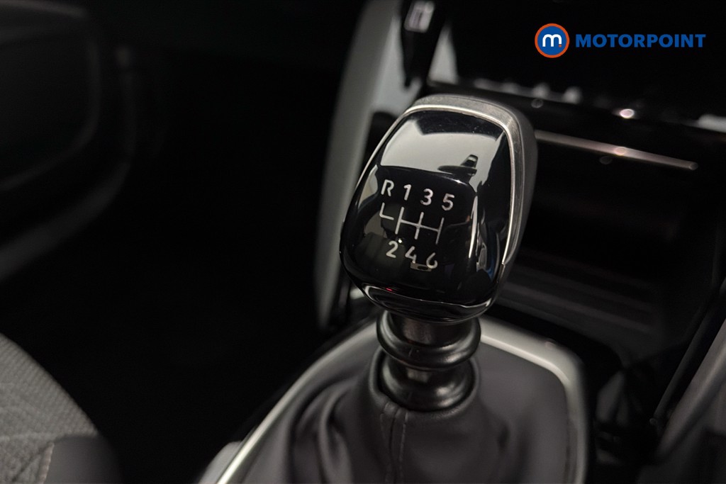 Peugeot 2008 Allure Manual Petrol SUV - Stock Number (1643586) - 15th supplementary image