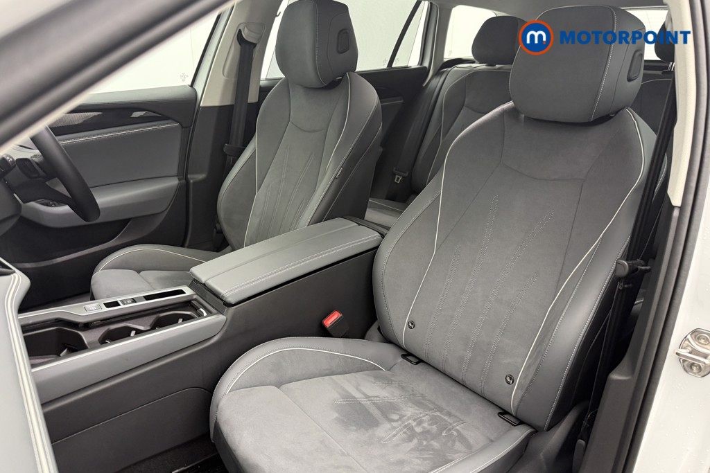 Volkswagen Passat Life Automatic Petrol Plug-In Hybrid Estate - Stock Number (1643782) - 3rd supplementary image
