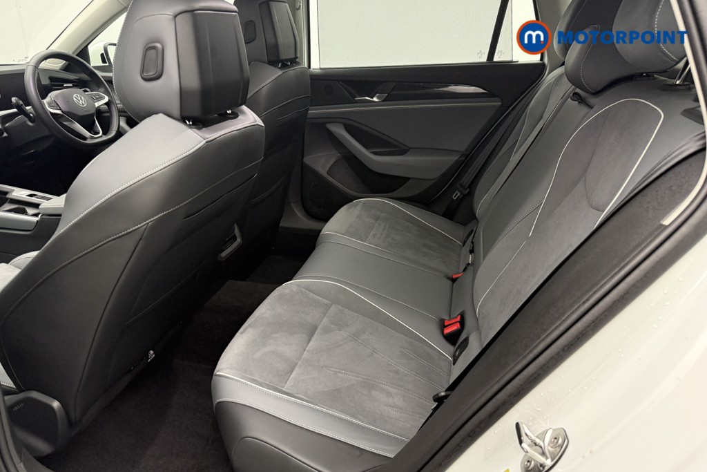 Volkswagen Passat Life Automatic Petrol Plug-In Hybrid Estate - Stock Number (1643782) - 4th supplementary image