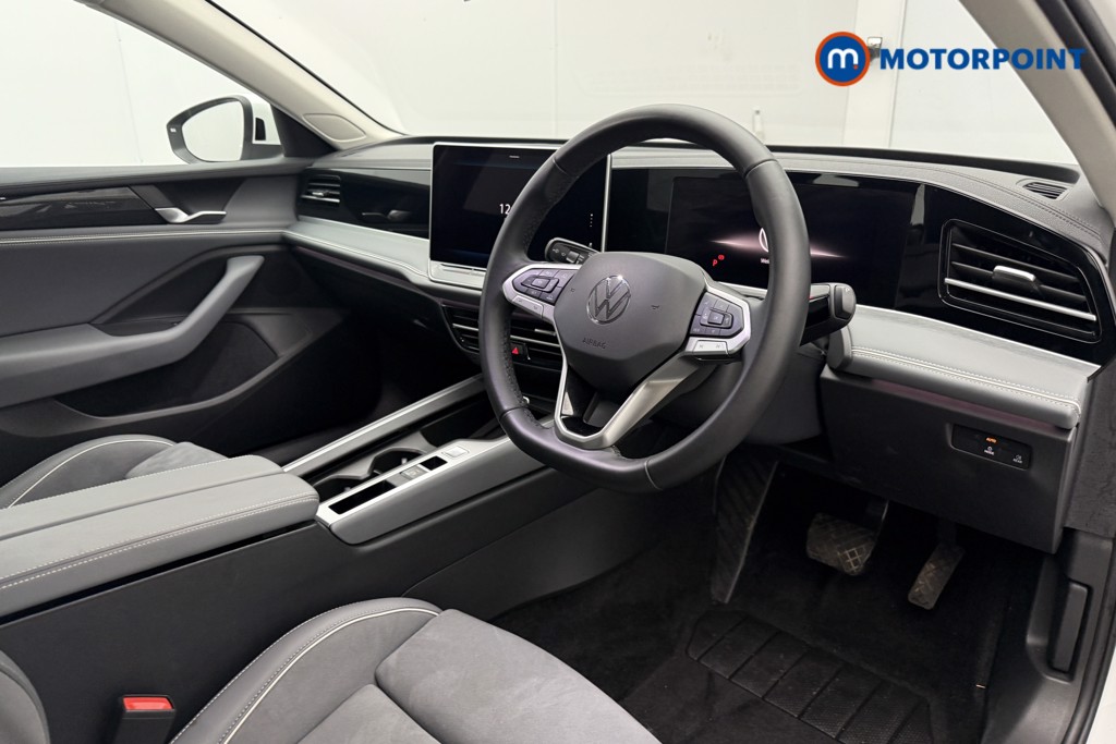 Volkswagen Passat Life Automatic Petrol Plug-In Hybrid Estate - Stock Number (1643782) - 6th supplementary image