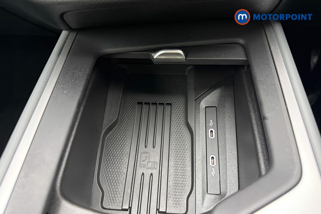 Volkswagen Passat Life Automatic Petrol Plug-In Hybrid Estate - Stock Number (1643782) - 15th supplementary image
