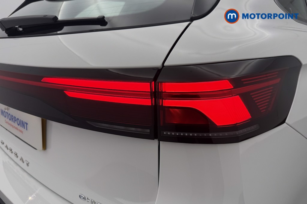 Volkswagen Passat Life Automatic Petrol Plug-In Hybrid Estate - Stock Number (1643782) - 19th supplementary image