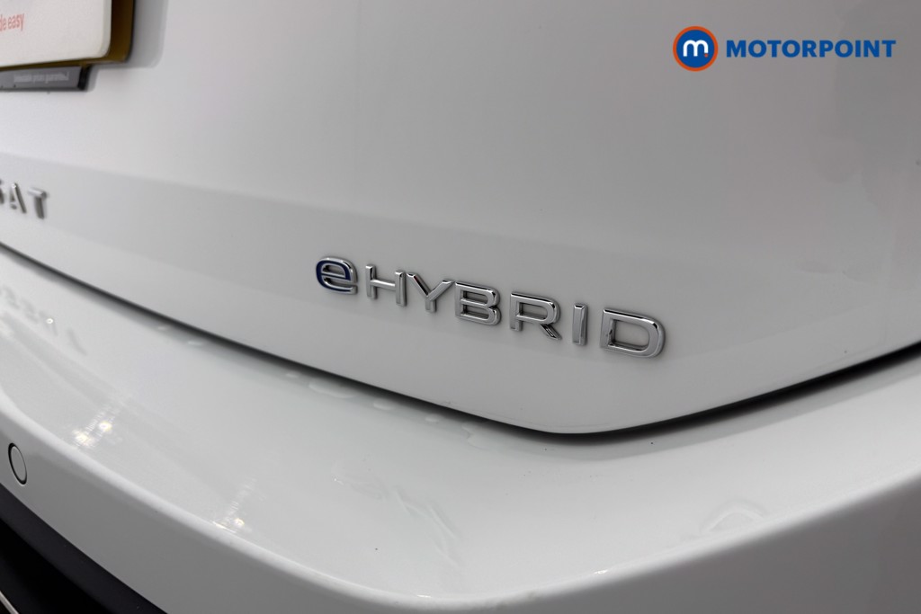 Volkswagen Passat Life Automatic Petrol Plug-In Hybrid Estate - Stock Number (1643782) - 20th supplementary image