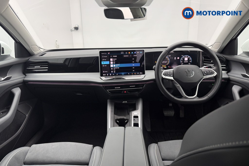 Volkswagen Passat Life Automatic Petrol Plug-In Hybrid Estate - Stock Number (1643782) - 1st supplementary image