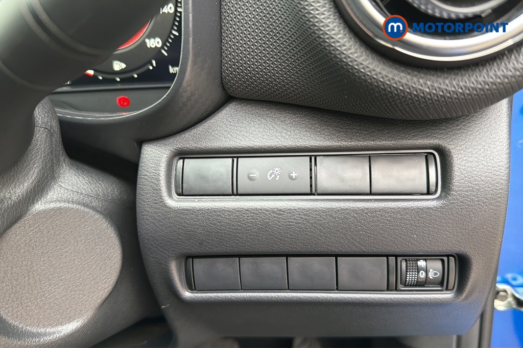 Nissan Juke N-Connecta Automatic Petrol-Electric Hybrid SUV - Stock Number (1644129) - 11th supplementary image
