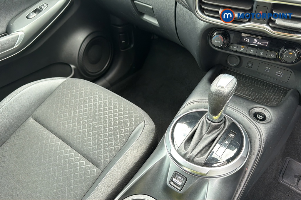 Nissan Juke N-Connecta Automatic Petrol-Electric Hybrid SUV - Stock Number (1644129) - 15th supplementary image