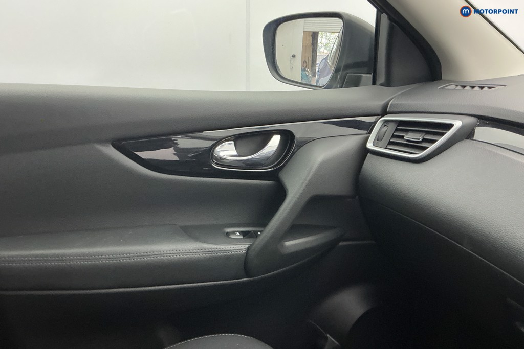 Nissan Qashqai Acenta Premium Manual Petrol SUV - Stock Number (1644205) - 18th supplementary image