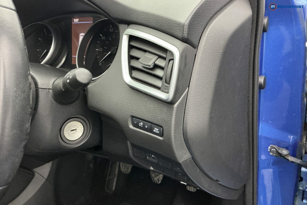 Nissan Qashqai Acenta Premium Manual Petrol SUV - Stock Number (1644205) - 21st supplementary image