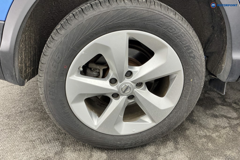Nissan Qashqai Acenta Premium Manual Petrol SUV - Stock Number (1644205) - 32nd supplementary image