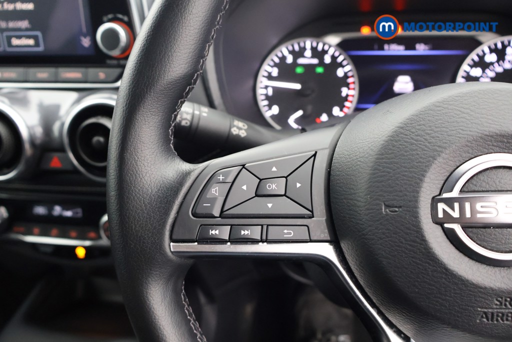 Nissan Juke N-Connecta Manual Petrol SUV - Stock Number (1644261) - 2nd supplementary image