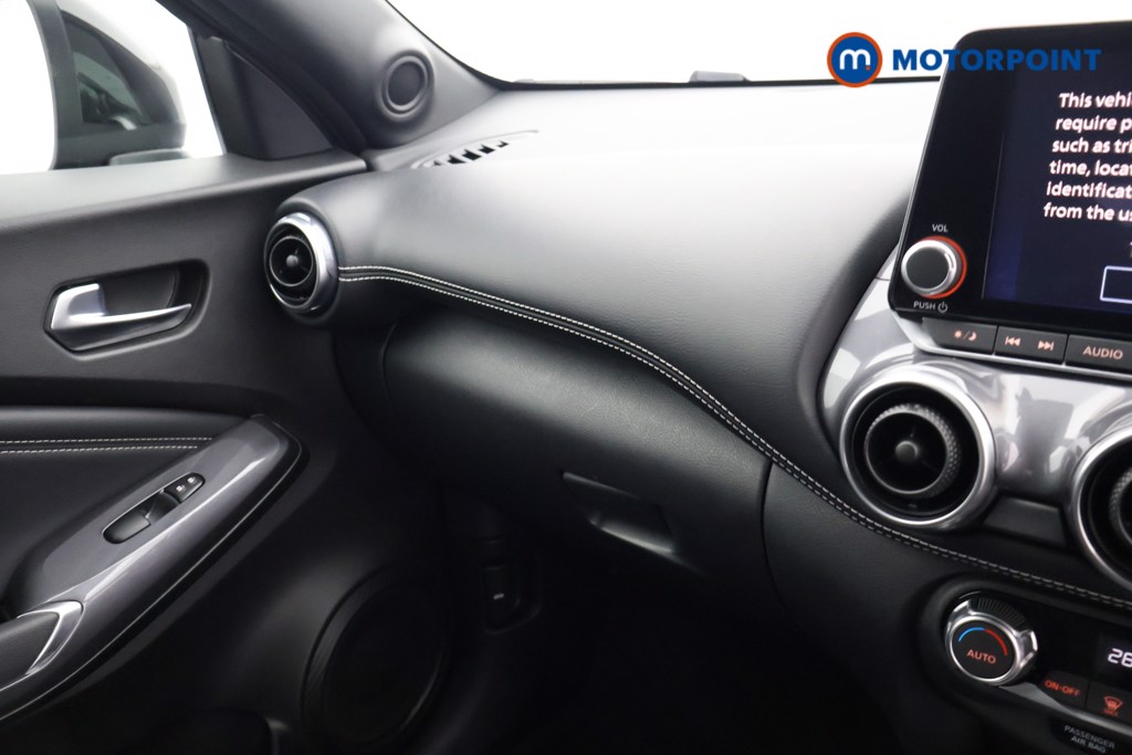 Nissan Juke N-Connecta Manual Petrol SUV - Stock Number (1644261) - 9th supplementary image
