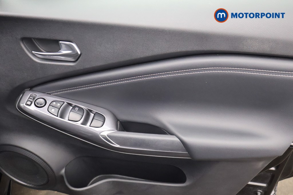 Nissan Juke N-Connecta Manual Petrol SUV - Stock Number (1644261) - 11th supplementary image