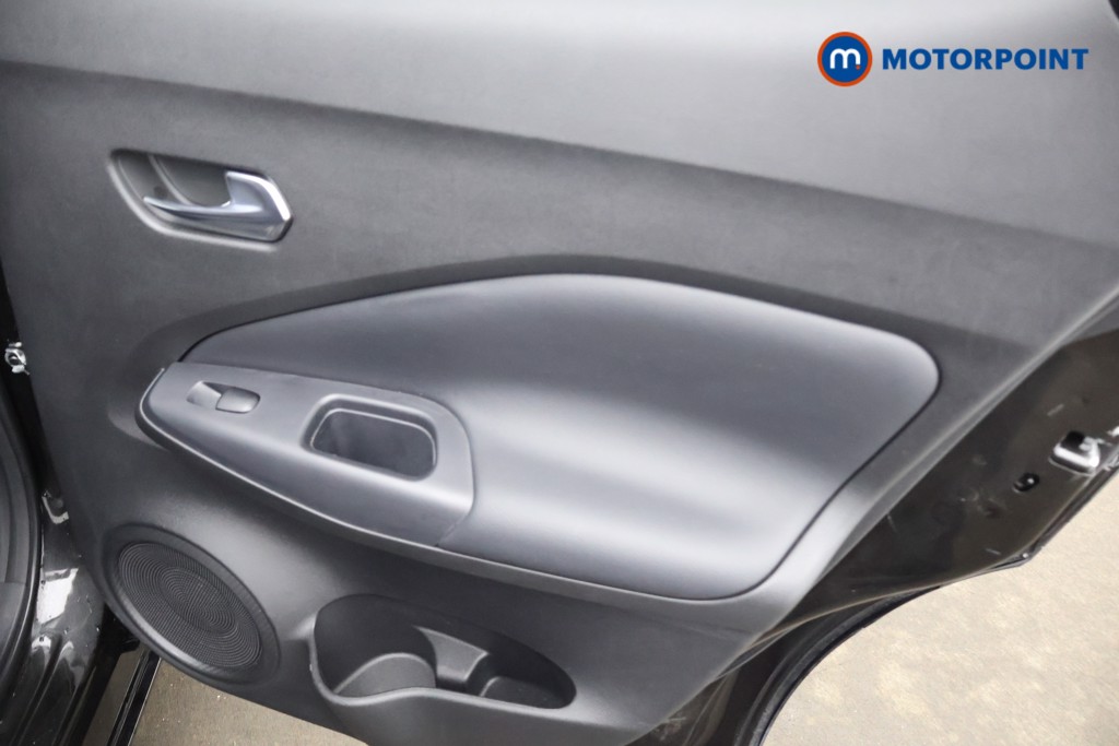 Nissan Juke N-Connecta Manual Petrol SUV - Stock Number (1644261) - 16th supplementary image