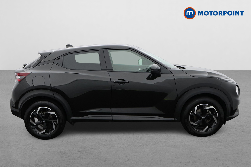 Nissan Juke N-Connecta Manual Petrol SUV - Stock Number (1644261) - Drivers side