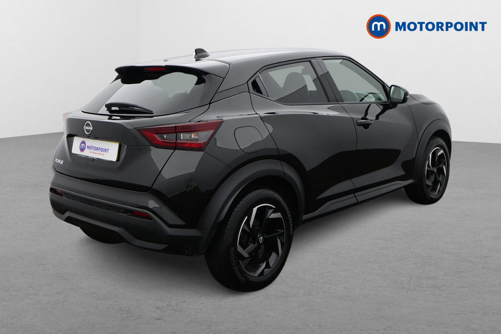 Nissan Juke N-Connecta Manual Petrol SUV - Stock Number (1644261) - Drivers side rear corner