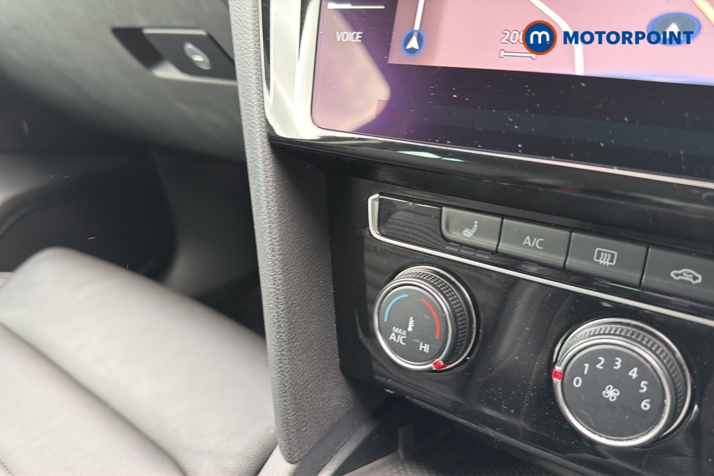 Volkswagen Passat SEL Manual Petrol Estate - Stock Number (1644412) - 14th supplementary image