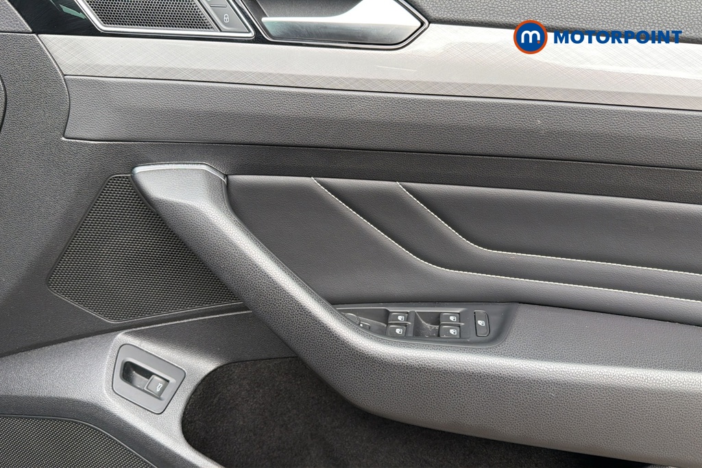 Volkswagen Passat SEL Manual Petrol Estate - Stock Number (1644412) - 19th supplementary image