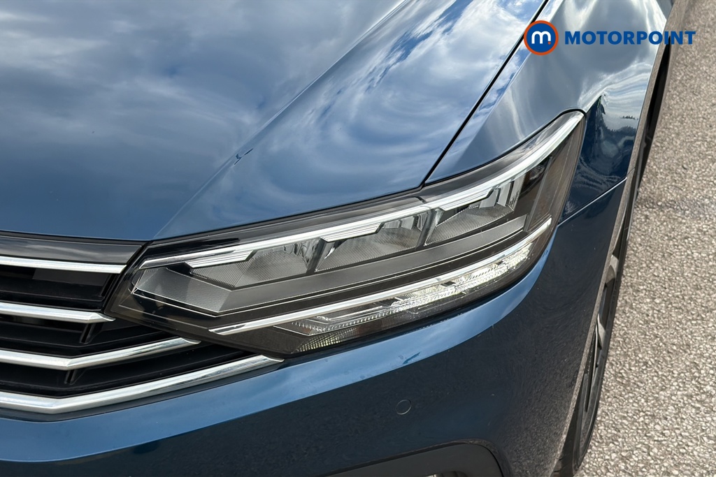 Volkswagen Passat SEL Manual Petrol Estate - Stock Number (1644412) - 42nd supplementary image