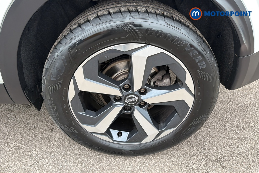 Nissan Qashqai N-Connecta Manual Petrol SUV - Stock Number (1645208) - 45th supplementary image