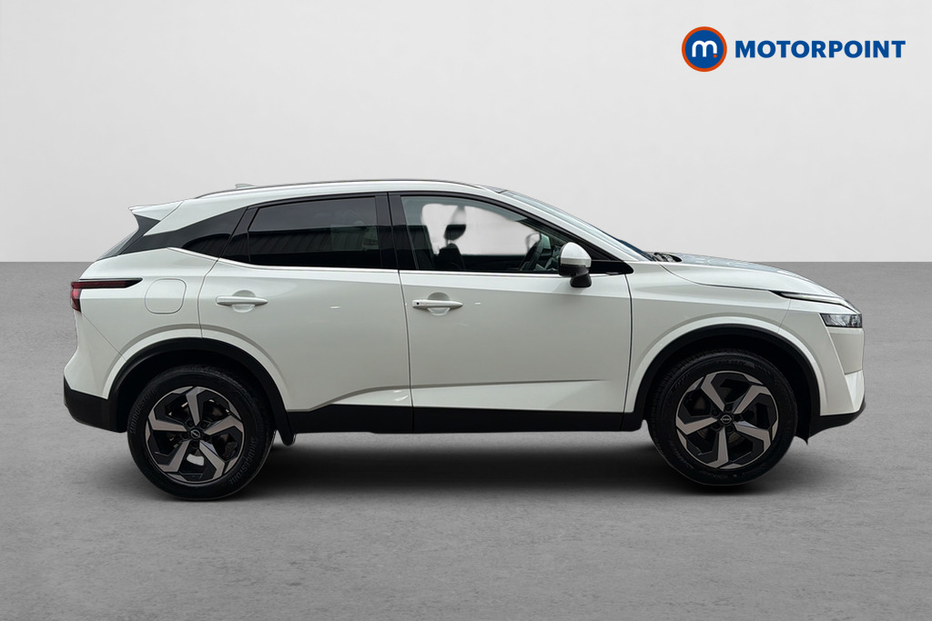 Nissan Qashqai N-Connecta Manual Petrol SUV - Stock Number (1645208) - Passenger side