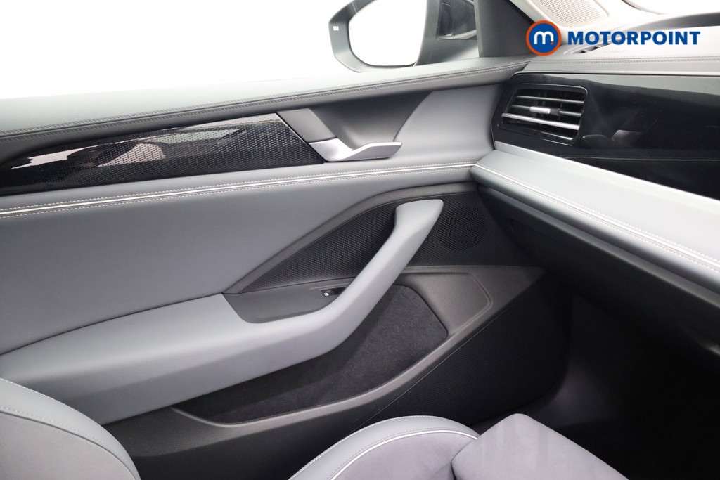 Volkswagen Passat Life Automatic Petrol Plug-In Hybrid Estate - Stock Number (1645473) - 10th supplementary image