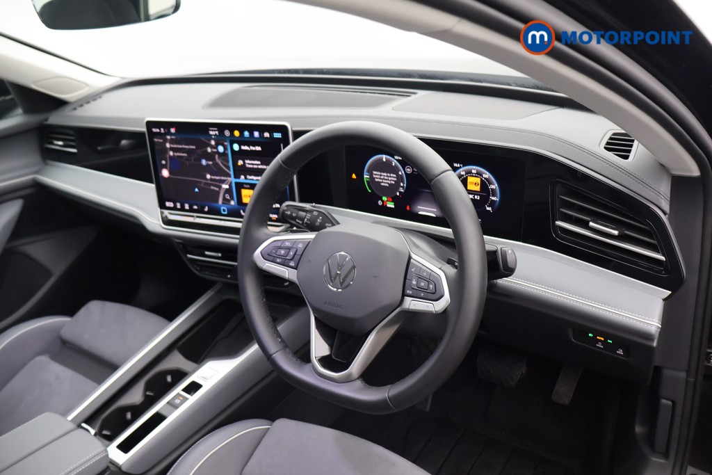 Volkswagen Passat Life Automatic Petrol Plug-In Hybrid Estate - Stock Number (1645473) - 12th supplementary image