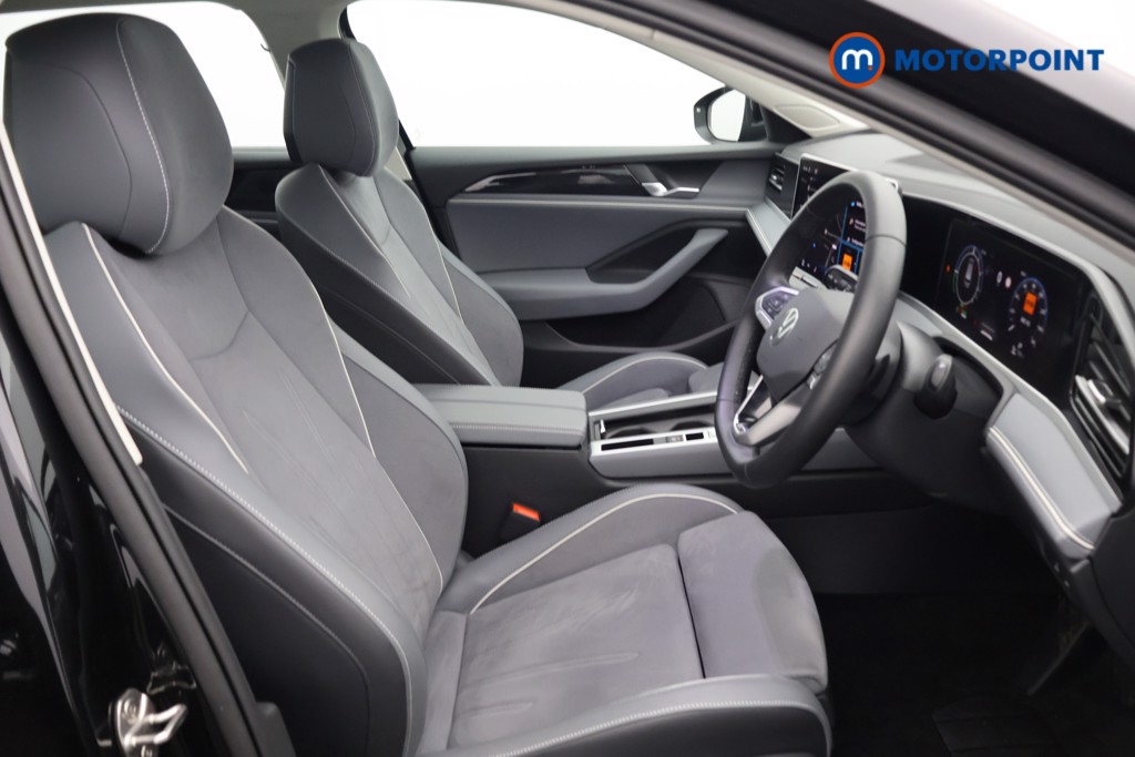 Volkswagen Passat Life Automatic Petrol Plug-In Hybrid Estate - Stock Number (1645473) - 13th supplementary image