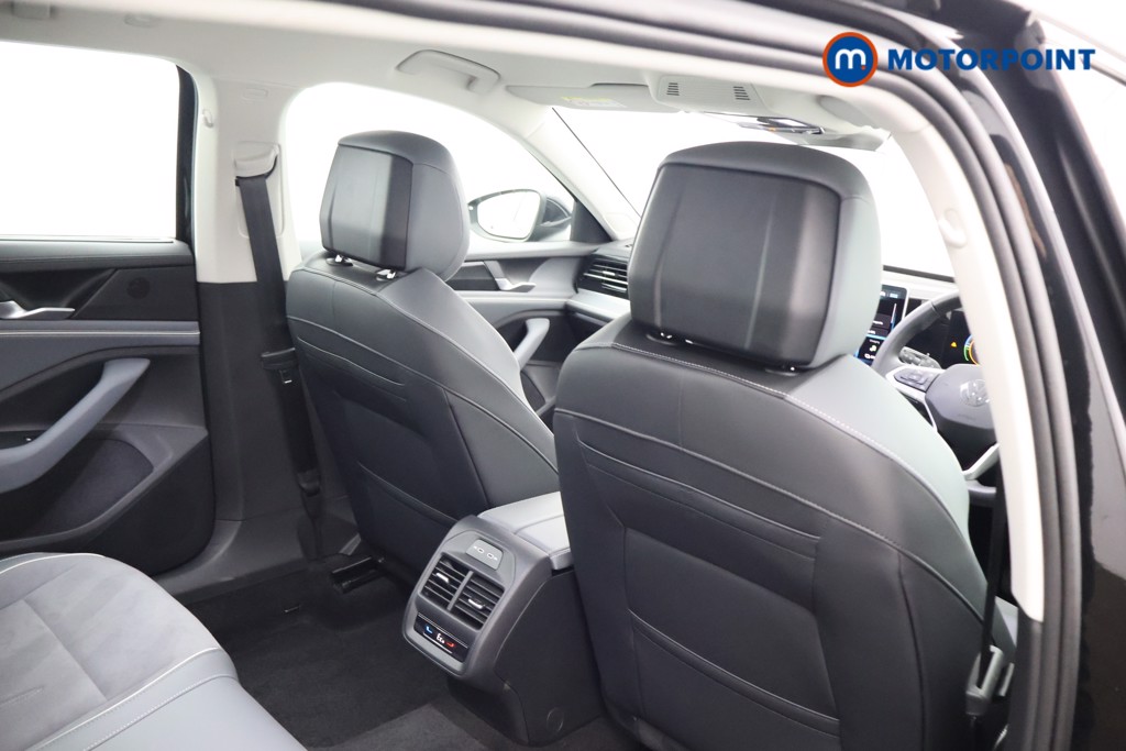 Volkswagen Passat Life Automatic Petrol Plug-In Hybrid Estate - Stock Number (1645473) - 15th supplementary image
